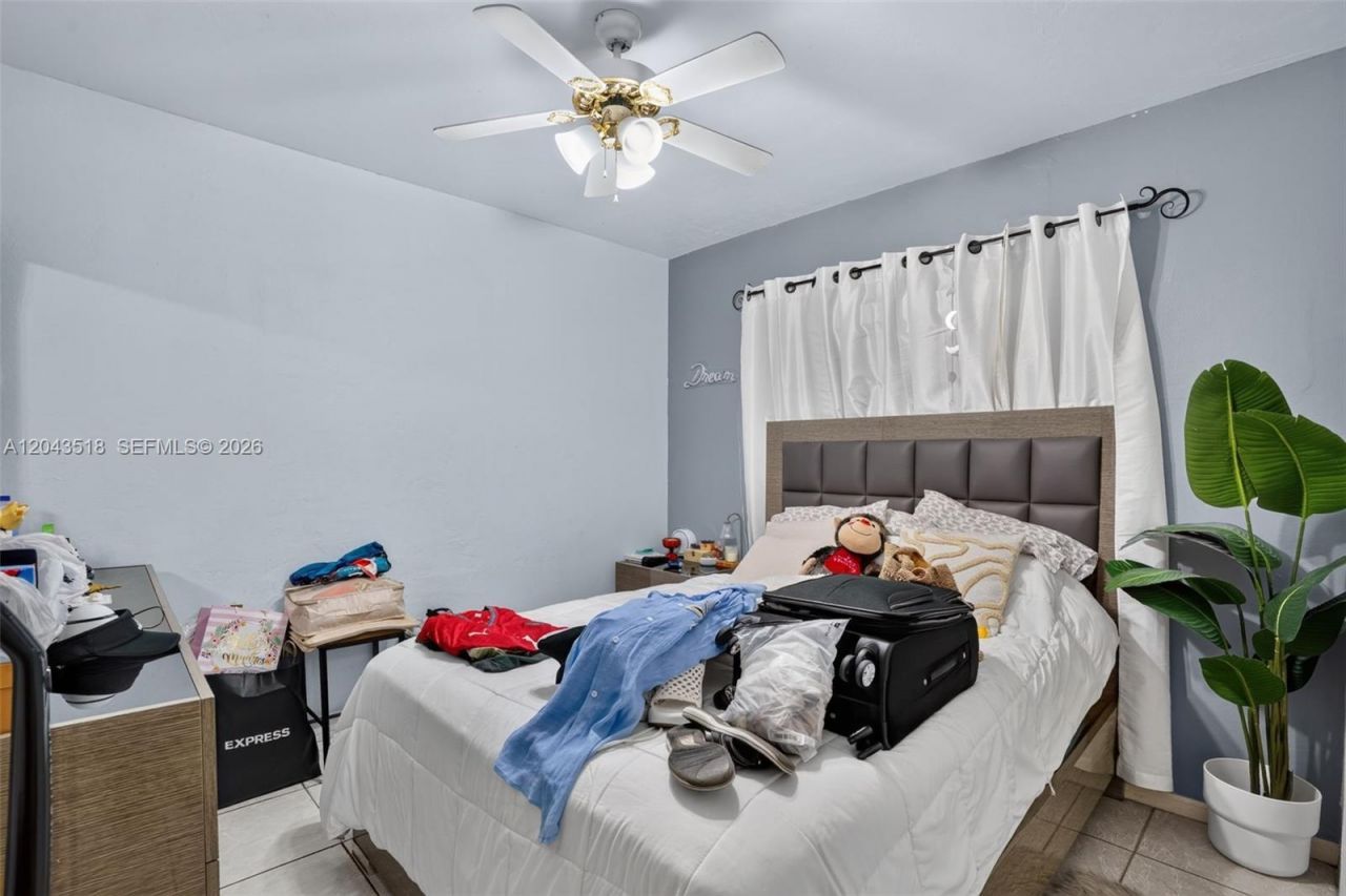 2815 NW 14th St, Miami, FL 33125 Photo