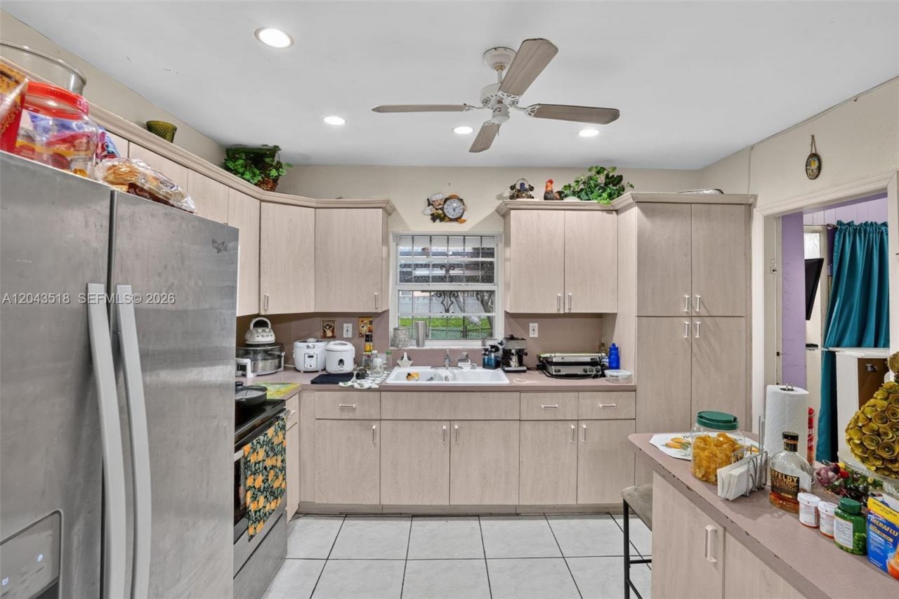 2815 NW 14th St, Miami, FL 33125 Photo