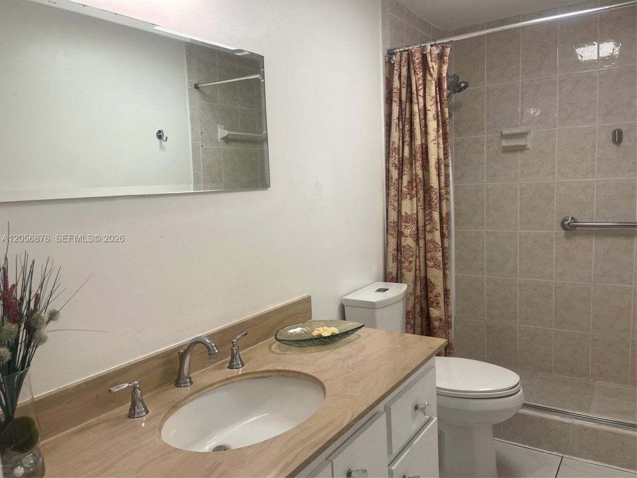 300 Bayview Dr, Unit 207, Sunny Isles Beach, FL 33160 Photo