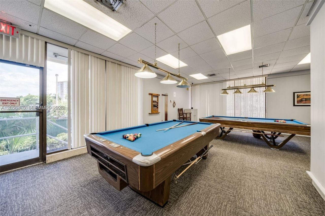 300 Bayview Dr, Unit 207, Sunny Isles Beach, FL 33160 Photo