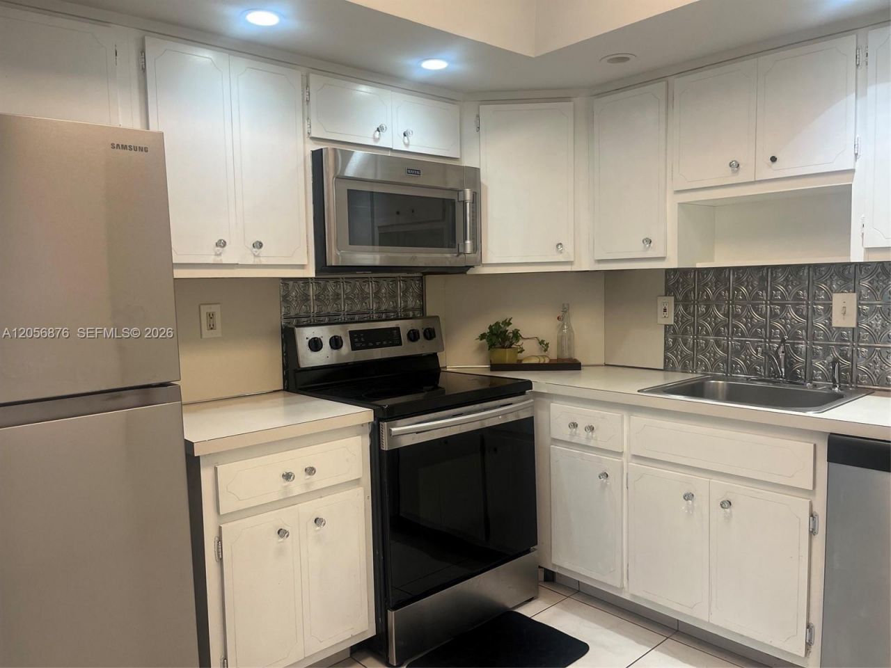 300 Bayview Dr, Unit 207, Sunny Isles Beach, FL 33160 Photo