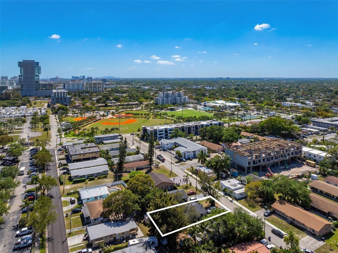 309 SE 3rd Ave , Hallandale Beach, FL 33009 Photo