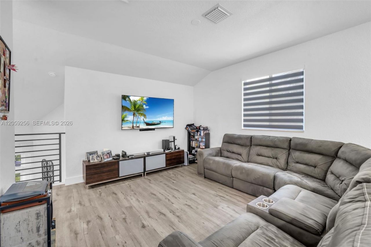 4983 W Madison Lakes Cir W, Davie, FL 33328 Photo