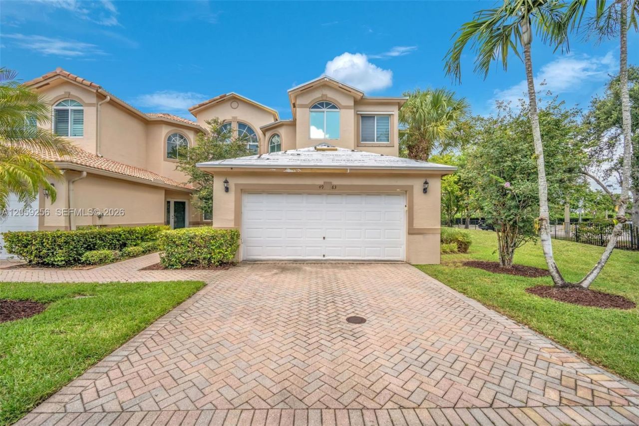 4983 W Madison Lakes Cir W, Davie, FL 33328 Photo