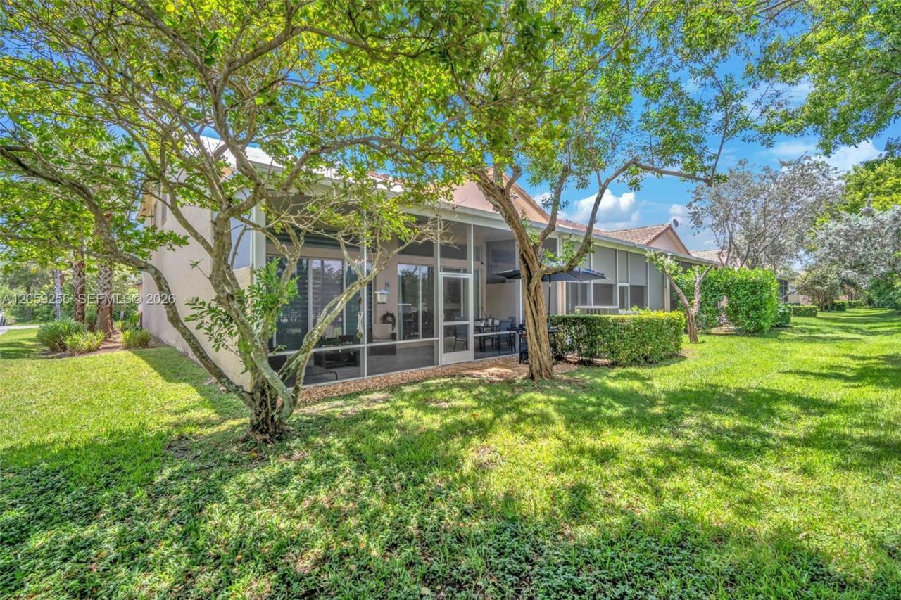 4983 W Madison Lakes Cir W, Davie, FL 33328 Photo