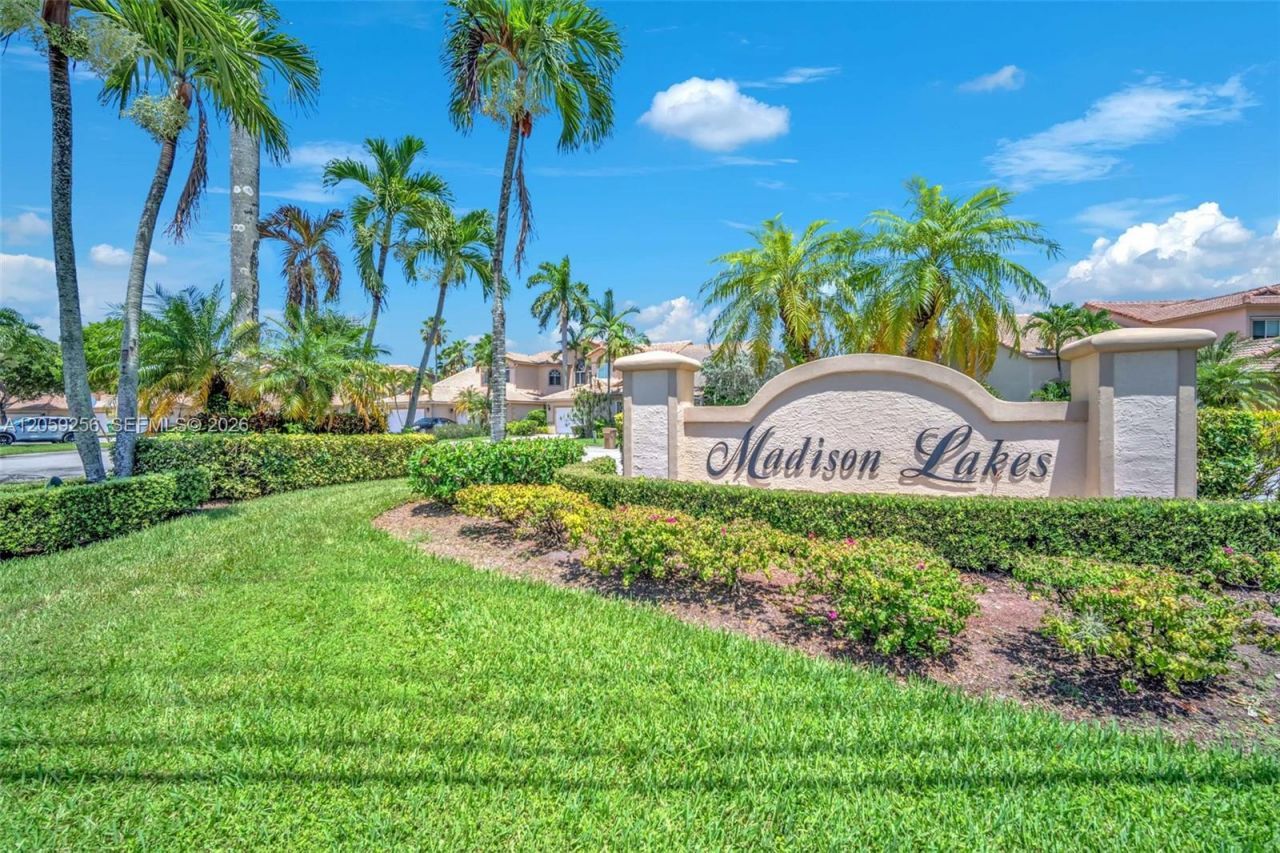 4983 W Madison Lakes Cir W, Davie, FL 33328 Photo