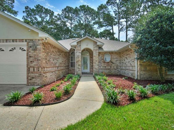 9700 Westgate Cir, Pensacola, FL 32507