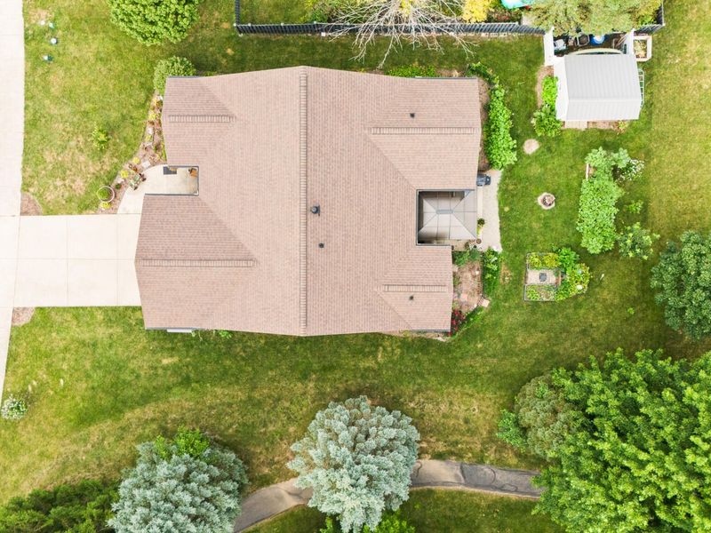 2490 Meadowpoint Drive, Troy, OH 45373 Photo 10