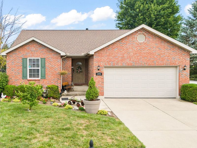 2490 Meadowpoint Drive, Troy, OH 45373 Photo 13