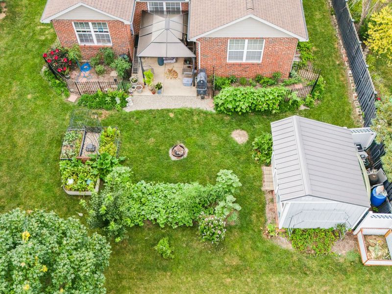 2490 Meadowpoint Drive, Troy, OH 45373 Photo 15