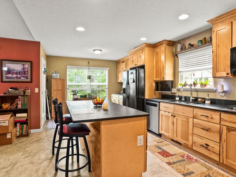 2490 Meadowpoint Drive, Troy, OH 45373 Photo 23