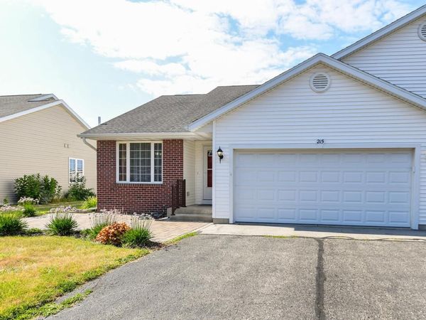 215 Westward DRIVE, Elkhorn, WI 53121