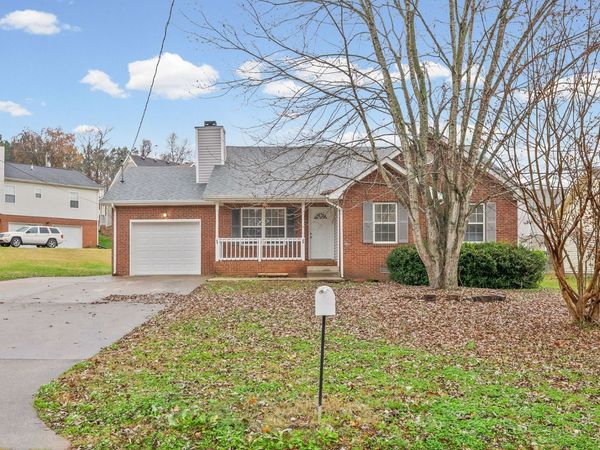 386 Brook Mead Dr , Clarksville, TN 37042