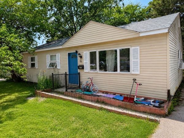 205 Caddy Avenue , Carpentersville, IL 60110