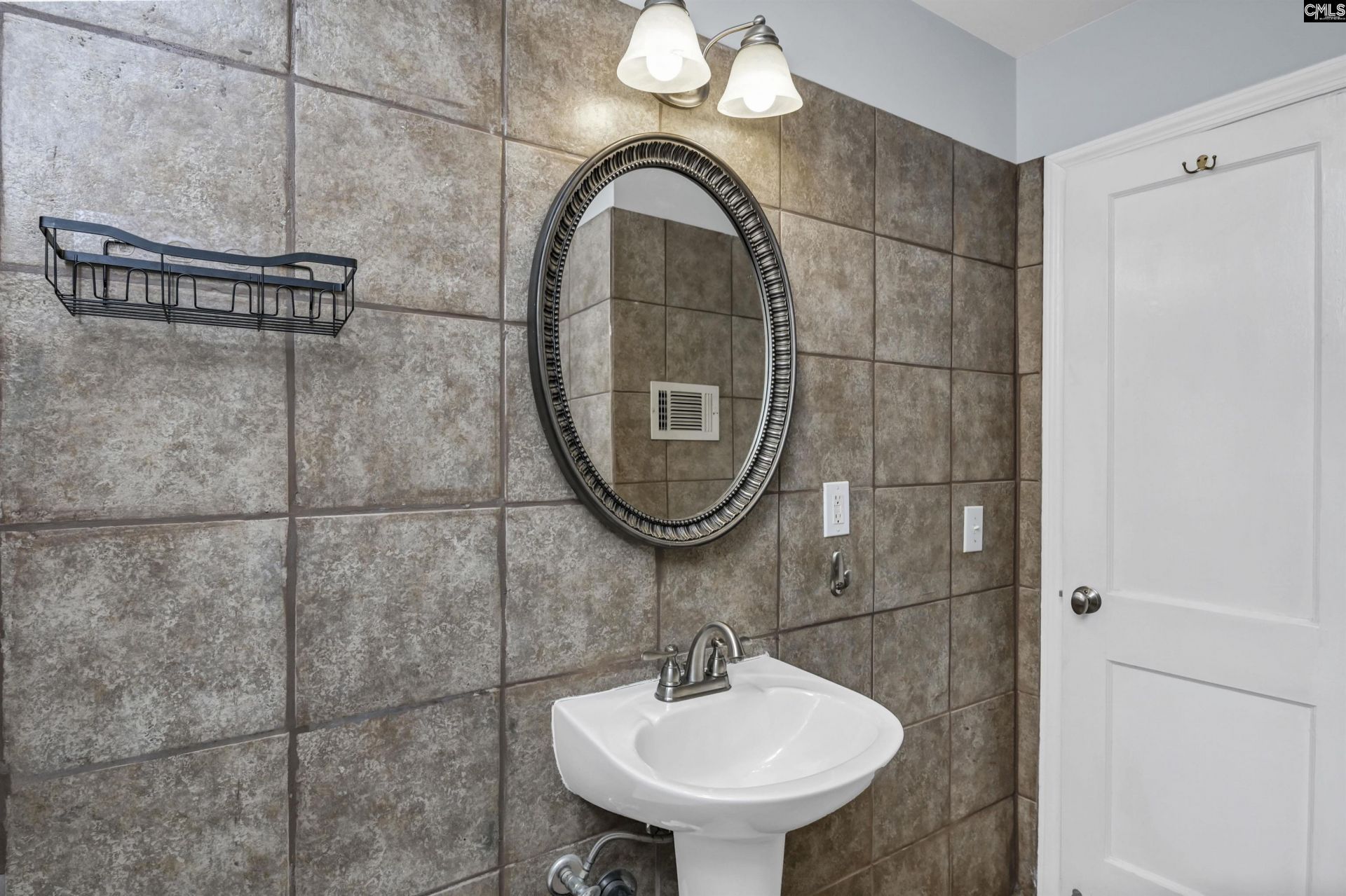 3814 Wilmot Avenue Photo 24