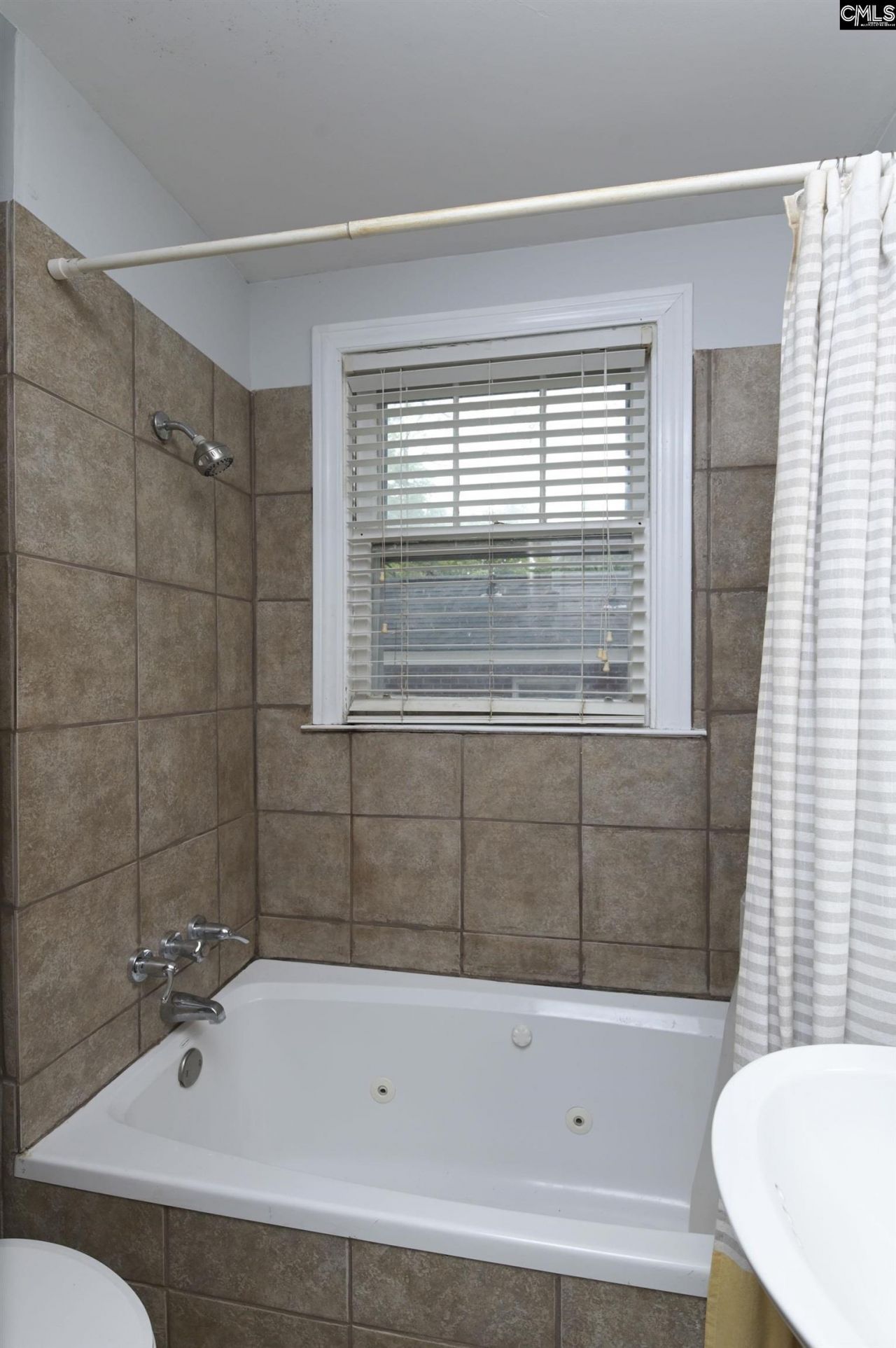 3814 Wilmot Avenue Photo 25
