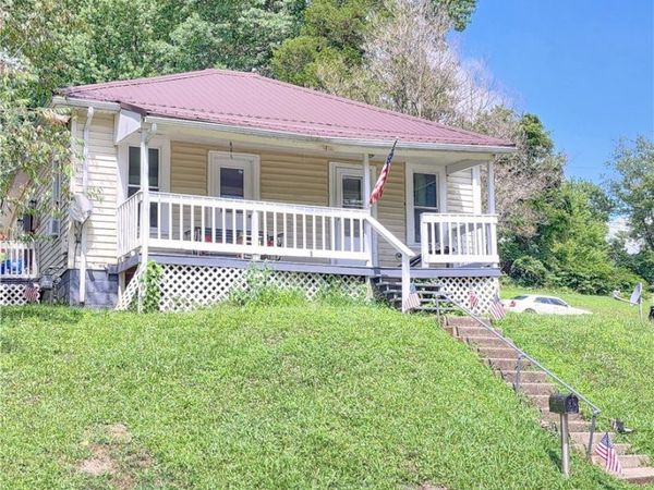 7201 Bloomfield Road , Cambridge, OH 43725