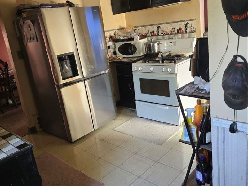 4069 Hinsdale Road, Cleveland, OH 44121 Photo 9