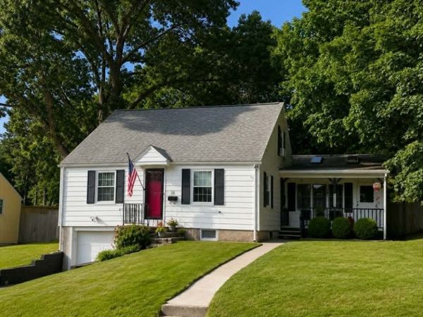 18 Hunnewell Rd, Worcester, MA 01606