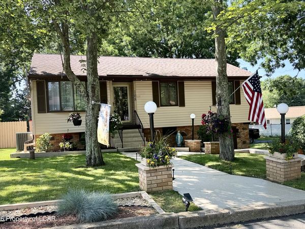 108 Bent Pine Trail, Hazle Twp, PA 18202