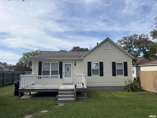 107 W SYCAMORE Street, Thayer, IL 62689