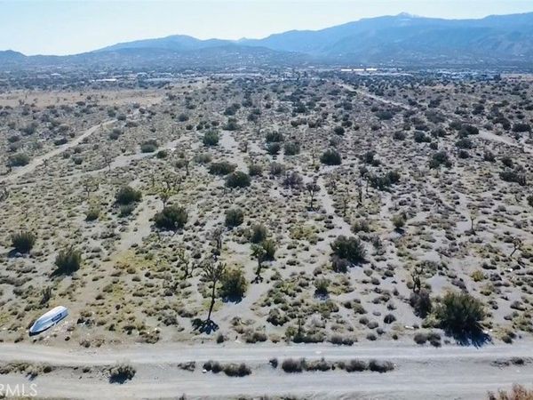 0 Smoke Tree, Pinon Hills, CA 92372