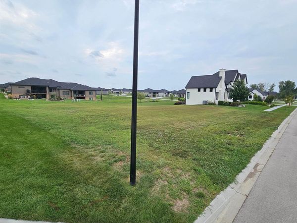 1222 S 95th Street, Lincoln, NE 68520