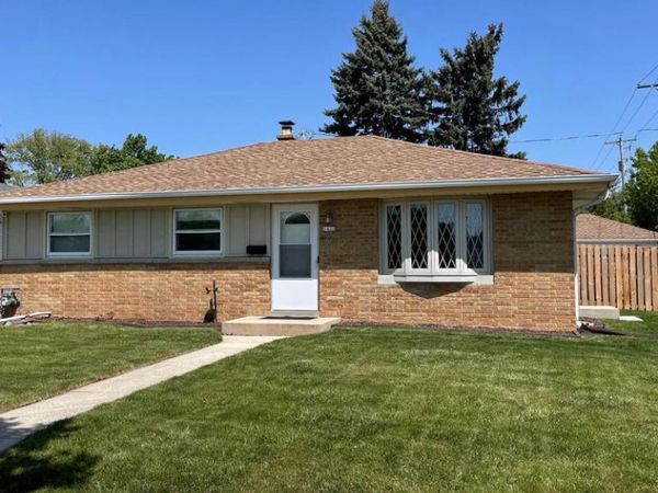 1422 W Van Norman AVENUE, Milwaukee, WI 53211