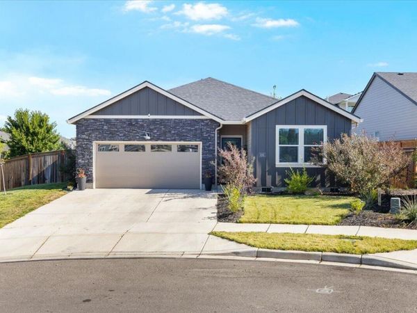 3281 Broken Top Way, Medford, OR 97504