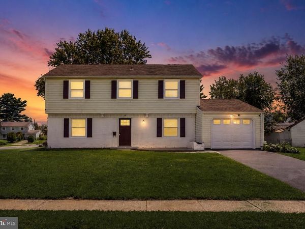 62 BRIERDALE LANE, WILLINGBORO, NJ 08046