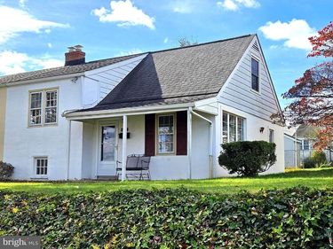 8612 LYKENS LANE, PHILADELPHIA, PA 19128
