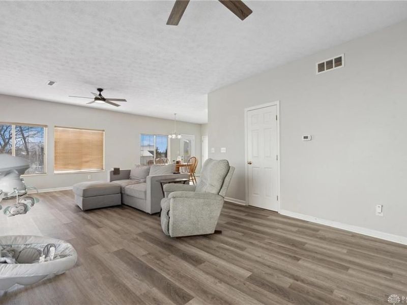10086 N Cliff Swallow Court, Miamisburg, OH 45342 Photo 6