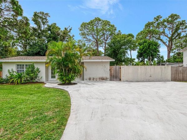 2136 BRUECKNER DRIVE , SARASOTA, FL 34231