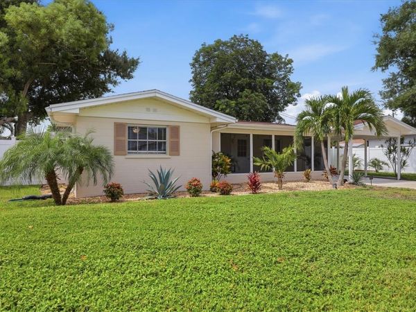 630 E SEMINOLE DRIVE , VENICE, FL 34293
