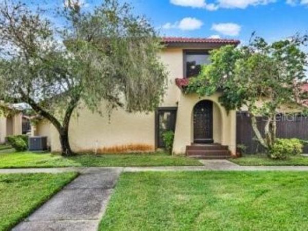 451 HUNTER CIRCLE , KISSIMMEE, FL 34758