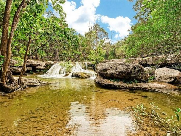 960 Roadrunner RD, Austin, TX 78746