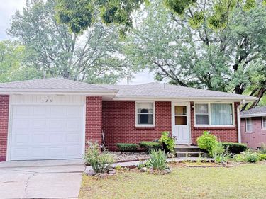 325 Orcutt Avenue E, Lincoln, NE 68504