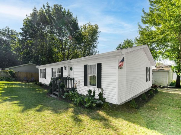 54565 Adams Avenue, Eau Claire, MI 49111