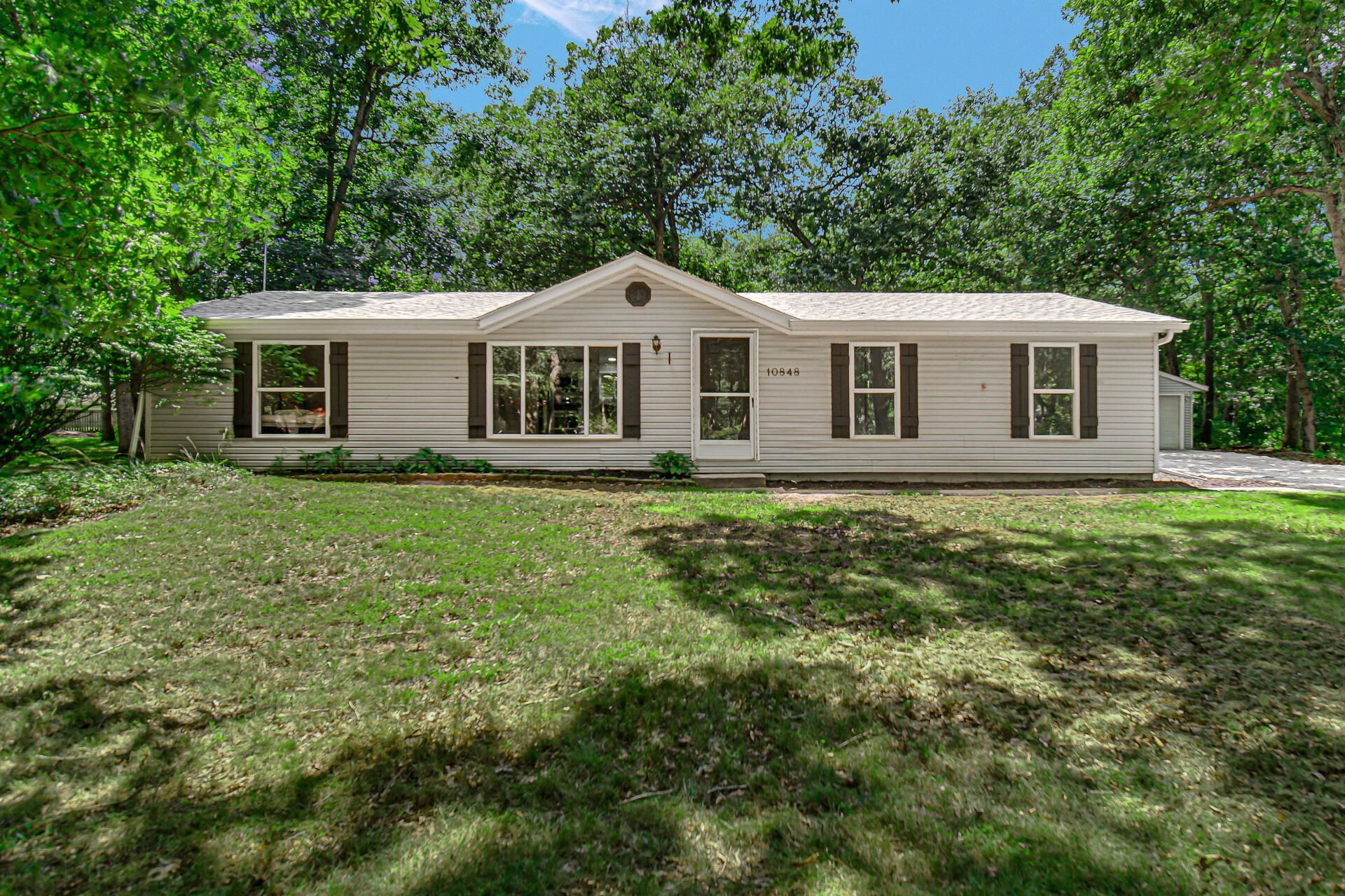 10848 Edgewood Drive, Demotte, IN 46310 Main Photo
