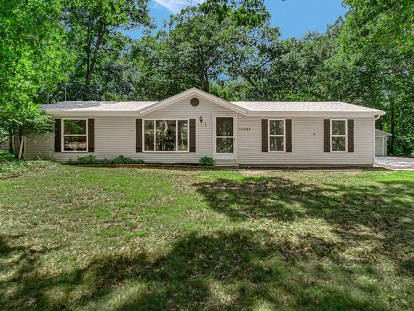 10848 Edgewood Drive, DeMotte, IN 46310