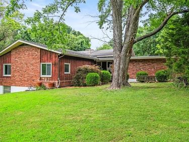 11806 E 39th Street, Independence, MO 64052