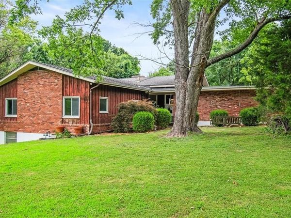 11806 E 39th Street, Independence, MO 64052