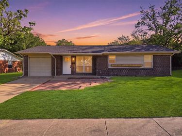 6214 Shadydell Drive, Fort Worth, TX 76135
