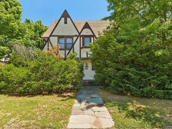 38 Cedarhurst Avenue , Cedarhurst, NY 11516