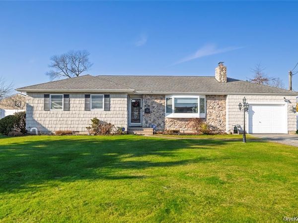272 Baylawn Avenue , Copiague, NY 11726