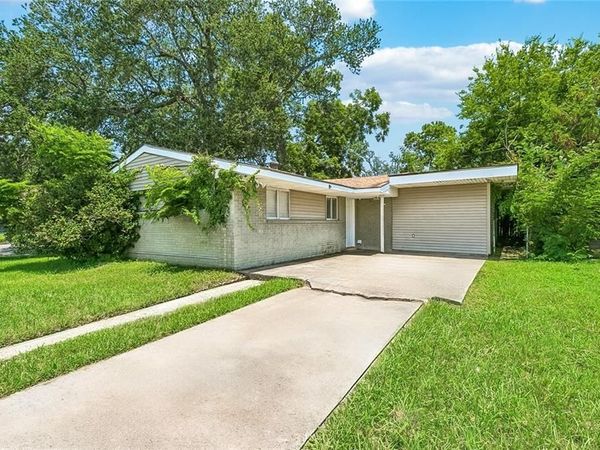4791 LANCELOT Drive , New Orleans, LA 70127
