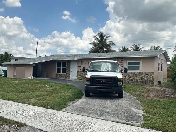 2951 NW 187th Street , Miami Gardens, FL 33056