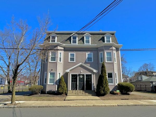 26 Cherry St, Unit 1, Waltham, MA 02453