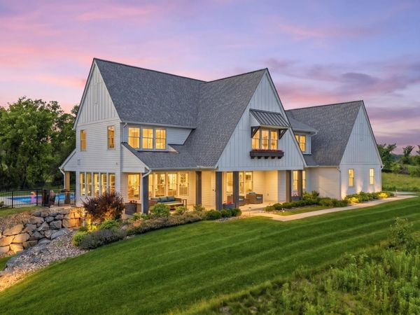 22233 Dakota Avenue, Lakeville, MN 55044