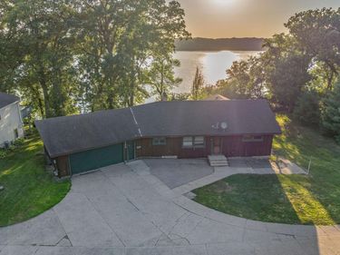 350 E Amber Lake Drive, Fairmont, MN 56031